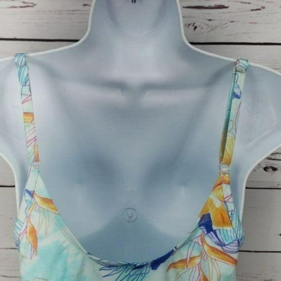 XHilaration Woman's Powder Blue Floral One Piece SwimSuit Size Medium - Picture 6 of 10
